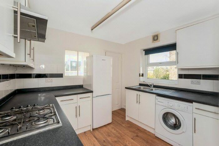 2 Bedroom Flat To Rent In Barforth Road, Nunhead, SE15