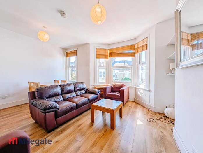 3 Bedroom Maisonette To Rent In Eccles Road, London, SW11