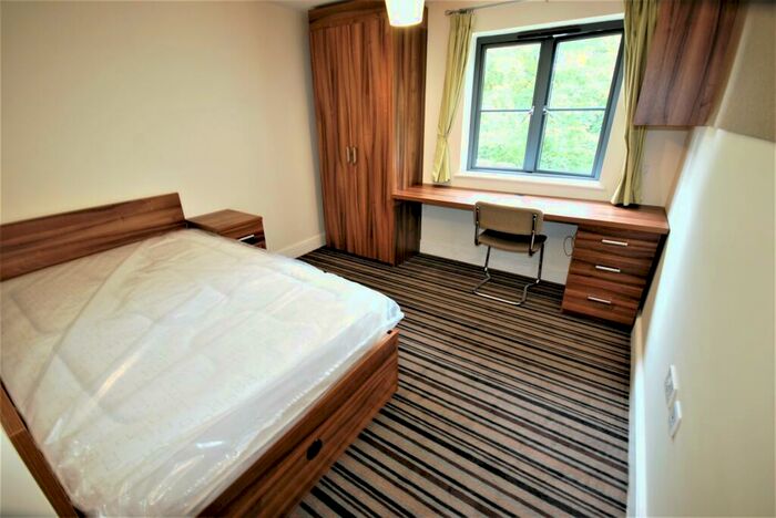 6 Bedroom Apartment To Rent In Old Warwick Road, Leamington Spa, CV31