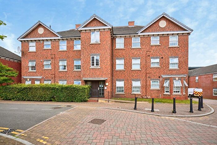2 Bedroom Flat For Sale In Creed Way, West Bromwich, B70