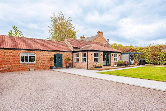 4 Bedroom Barn Conversion For Sale In Plainville Lane, Wigginton, York, YO32