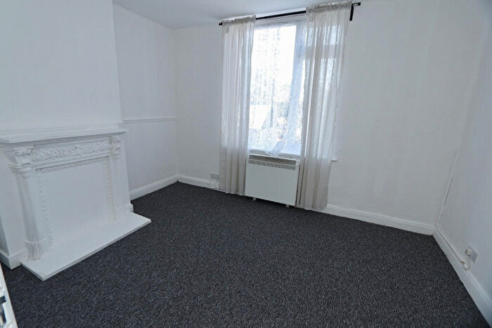 2 Bedroom Apartment To Rent In Collier Row Road, Romford, RM5