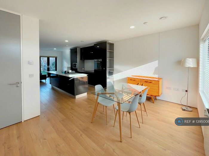 2 Bedroom Terraced House To Rent In Lockyard Lane, Manchester, M4