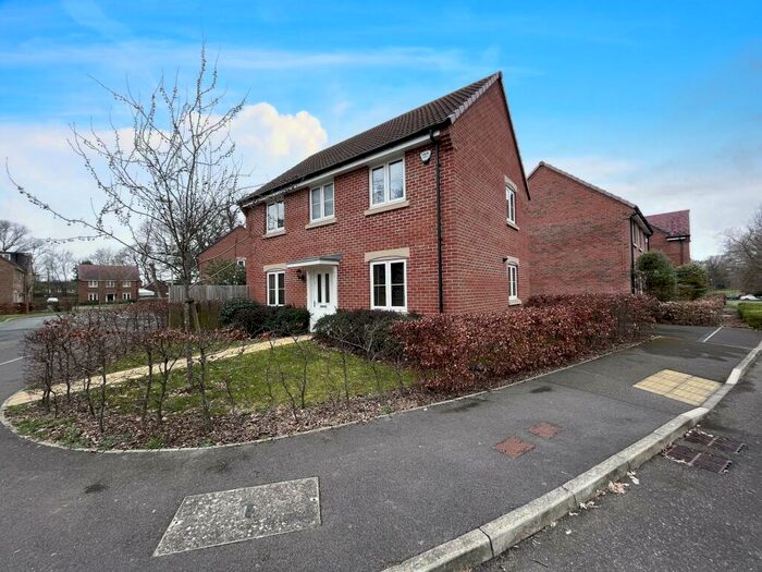 3 Bedroom House To Rent In Rothschild Drive, Sarisbury Green, SO31