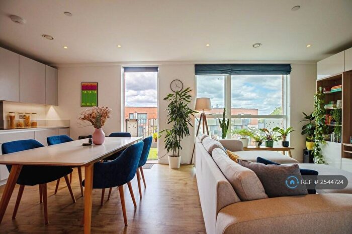 2 Bedroom Flat To Rent In Danson Mews, London, SE17