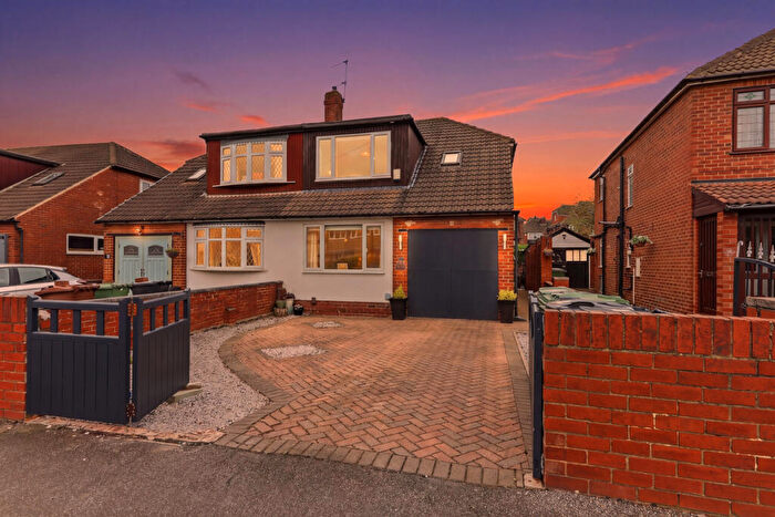 3 Bedroom Semi Detached House For Sale In Manston Approach, Leeds, LS15