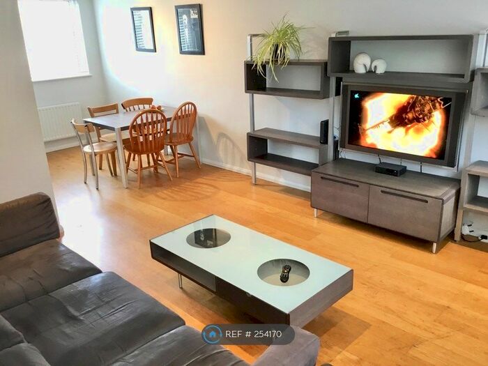 4 Bedroom Terraced House To Rent In Warren Road, Guildford, GU1