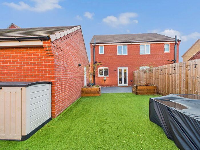 3 Bedroom Semi-Detached House For Sale In Jayne Gardens, Crowland, PE6