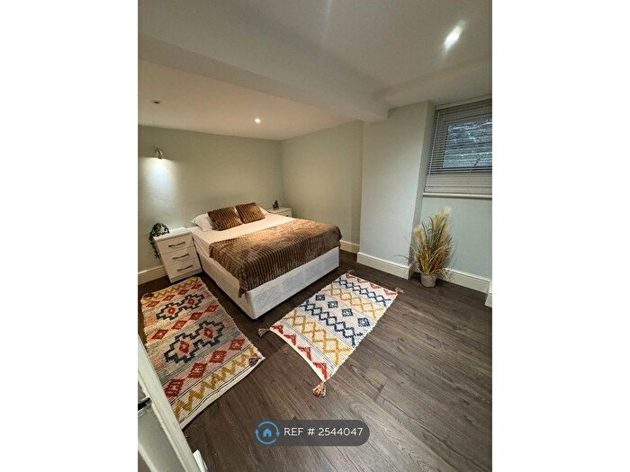 1 Bedroom Flat To Rent In Bedford Hill, London, SW12