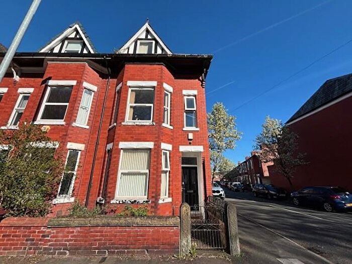 4 Bedroom Private Hall To Rent In Platt Lane, Fallowfield, Manchester, M14