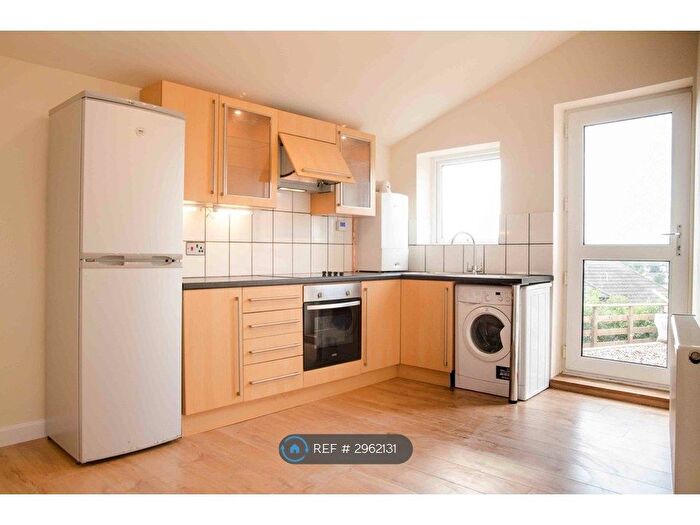 3 Bedroom End Terrace House To Rent In Windmill Lane, Sheffield, S5