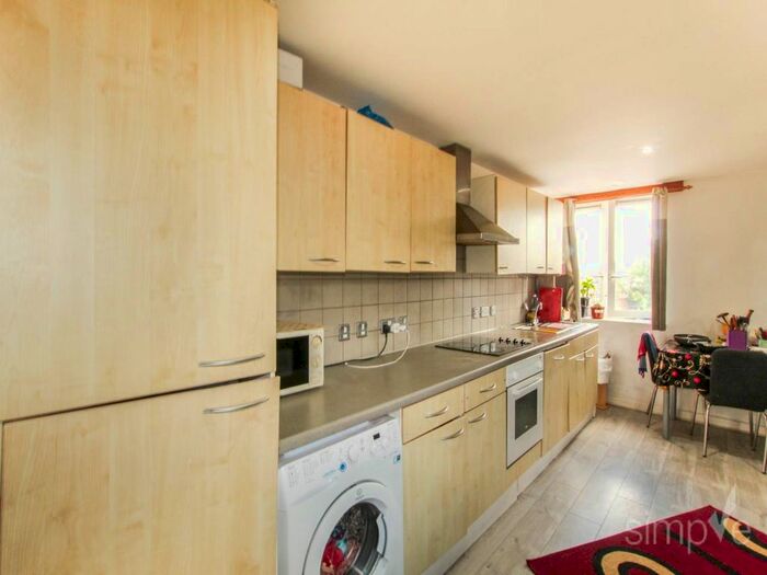 1 Bedroom Flat To Rent In Station Road, Hayes, Middlesex, UB3
