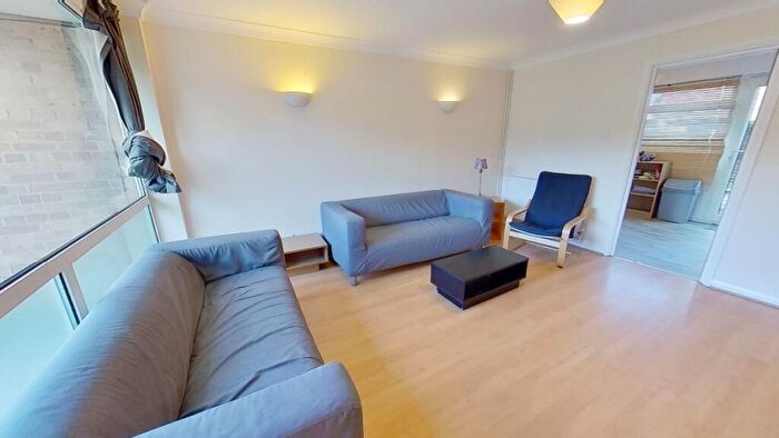 3 Bedroom Semi Detached House To Rent In Guildford Park Avenue, Guildford, GU2