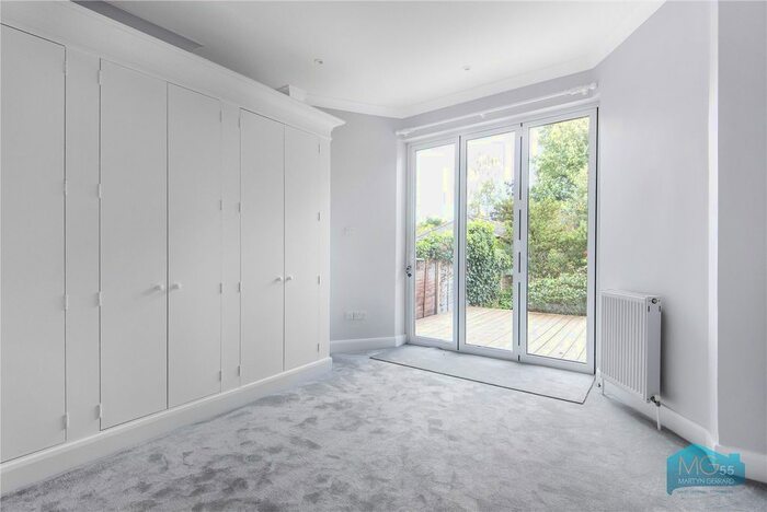 1 Bedroom Flat To Rent In Grovelands Road, London, N13