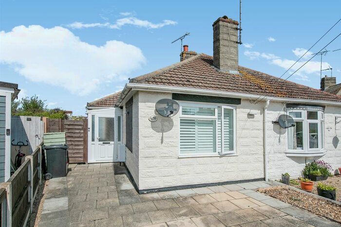 1 Bedroom Semi-Detached Bungalow For Sale In The Avenue, Clacton-On-Sea, CO15