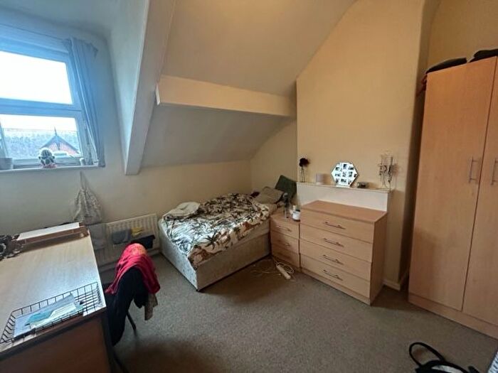 5 Bedroom Terraced House To Rent In Brudenell Road, Hyde Park, Leeds, LS6