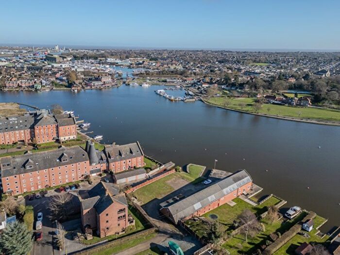 3 Bedroom Flat For Sale In Maltsters Way, Oulton Broad, NR32