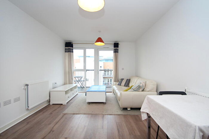 2 Bedroom Apartment To Rent In Whitestone Way, Croydon, CR0