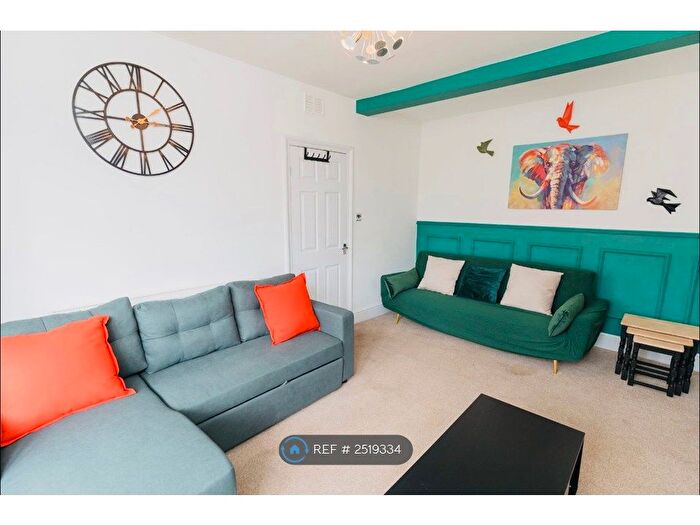 3 Bedroom Semi-Detached House To Rent In Sandhurst Road, Leicester, LE3