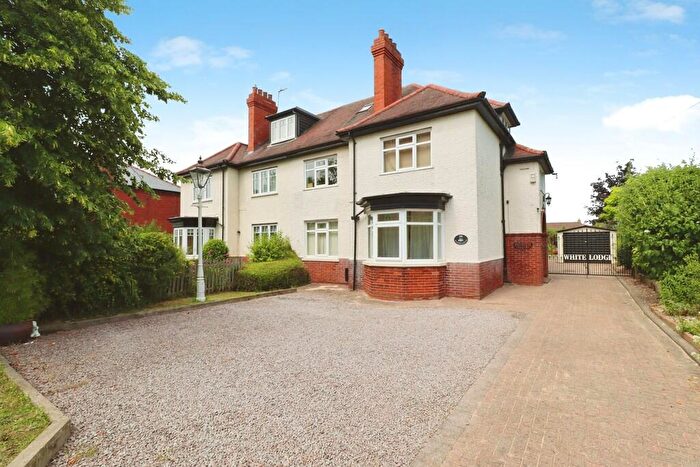 4 Bedroom Semi-Detached House For Sale In Church Road, Saxilby, LN1