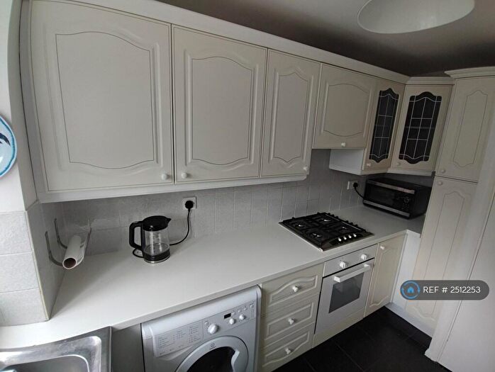 1 Bedroom Flat To Rent In Bream Close, London, N17