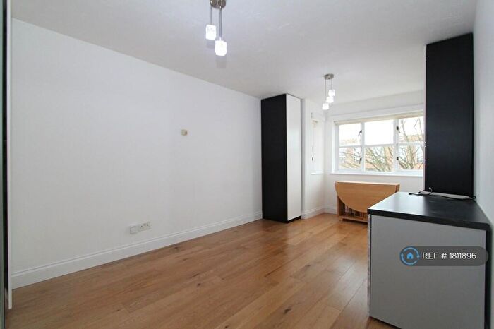 1 Bedroom Flat To Rent In Lime Close, Harrow, HA3