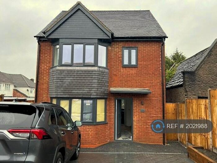 3 Bedroom Detached House To Rent In Somerset Avenue, Luton, LU2