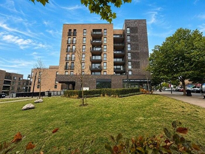 1 Bedroom Flat To Rent In Manford Way, Chigwell, IG7