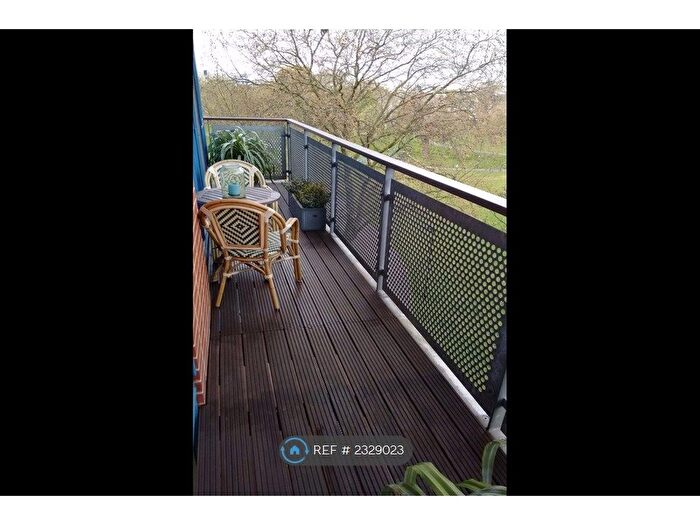 2 Bedroom Flat To Rent In Leamore Court, London, E2