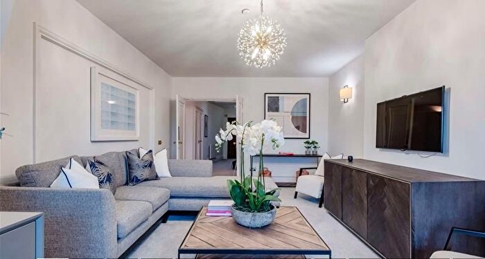 4 Bedroom Property To Rent In Park Road, London, NW8