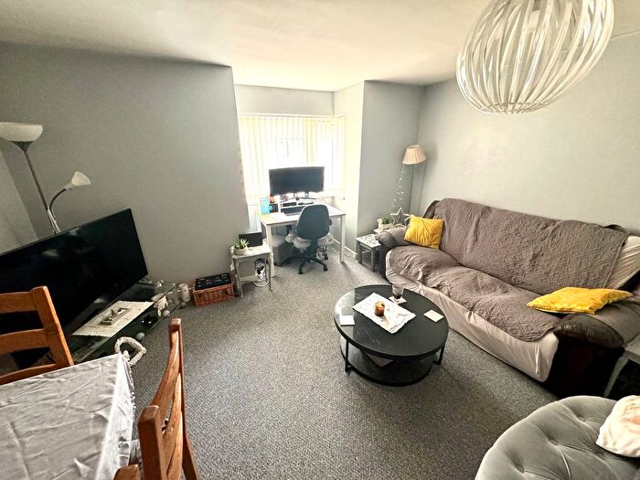 2 Bedroom Flat To Rent In St. Mary Street, Risca, Newport, NP11