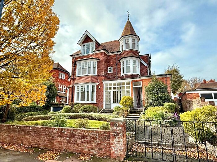 2 Bedroom Apartment For Sale In Milnthorpe Road, Meads, Eastbourne, East Sussex, BN20