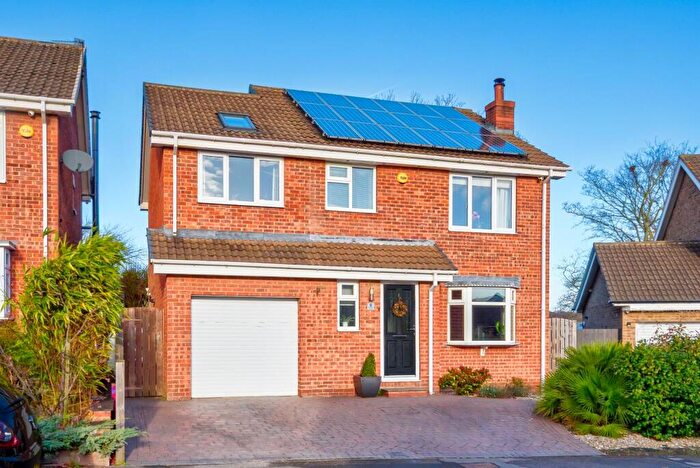 5 Bedroom Detached House For Sale In Arncliffe Drive, Chapeltown, Sheffield, S35