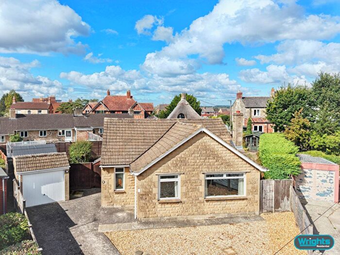 3 Bedroom Detached Bungalow For Sale In The Mount, Trowbridge, BA14
