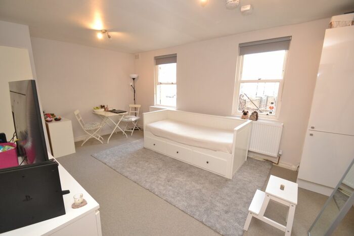 Studio To Rent In Ladbroke Grove, London, W10