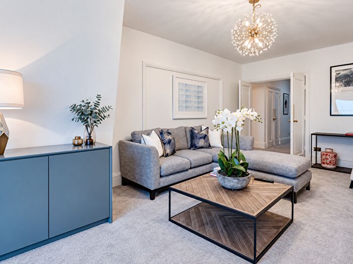 4 Bedroom Flat To Rent In Strathmore Court, London, NW8