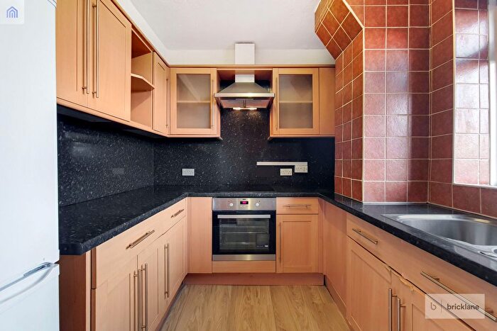 3 Bedroom Flat To Rent In Devonshire Road, London, SE23