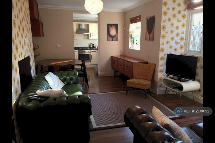3 Bedroom Flat To Rent In Stanstead Road, London, SE23