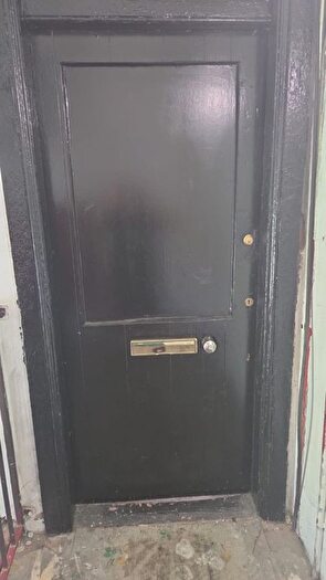 2 Bedroom Flat To Rent In Belville Street, East, Greenock, PA15