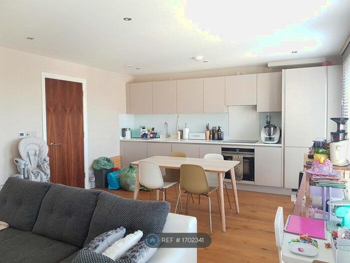 2 Bedroom Flat To Rent In Holloway Road, London, N19