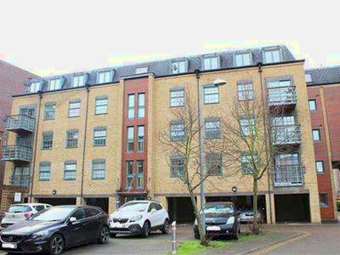 Houses for sale & to rent in IG11 8PS, The Gables, Abbey Barking