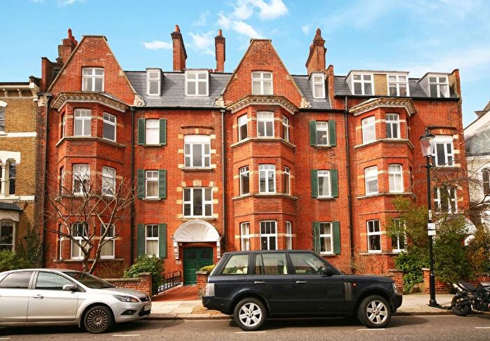 2 Bedroom Flat To Rent In Elgin Crescent, Notting Hill, W11
