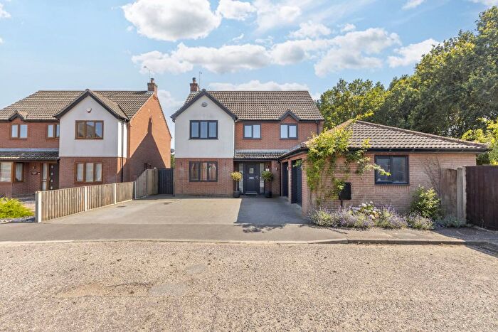 5 Bedroom Detached House For Sale In Bentons Way, Hevingham, NR10