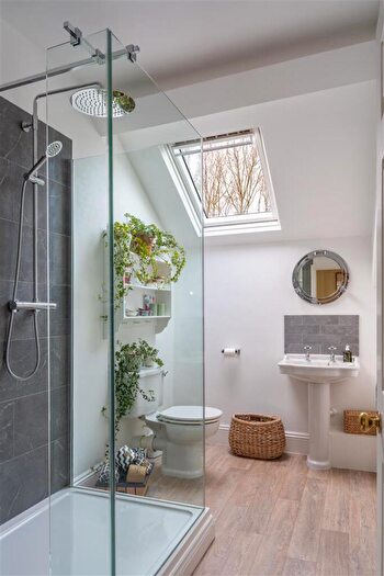 4 Bedroom Barn Conversion For Sale In Eastleach, Gloucestershire, GL7