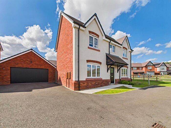 4 Bedroom Detached House For Sale In Sandyford Avenue, Tatenhill, Burton On Trent, DE13