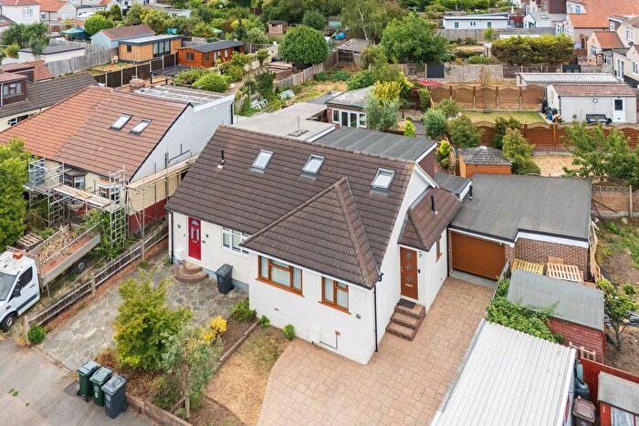 3 Bedroom Semi Detached Bungalow For Sale In Wilmot Road, Dartford, DA1