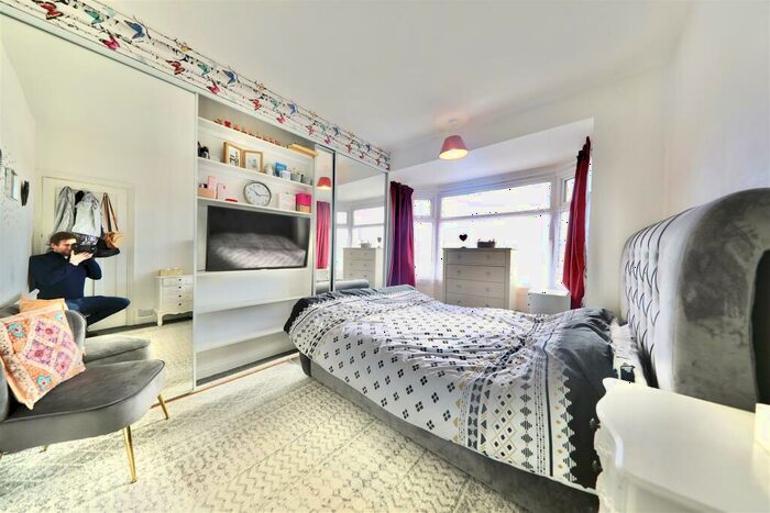 3 Bedroom Terraced House For Sale In Hotham Road North, Hull, HU5