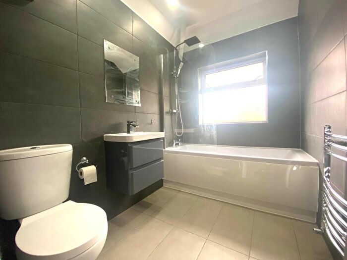 3 Bedroom House To Rent In Glendower Road, B42