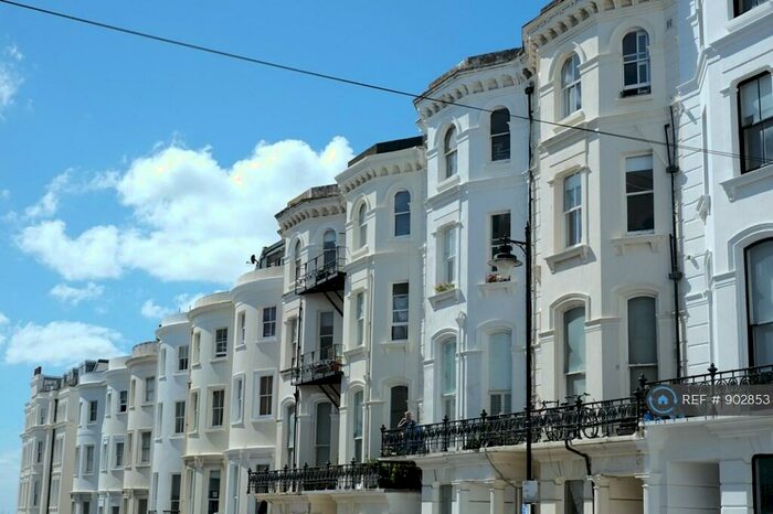 2 Bedroom Flat To Rent In Chesham Place, Brighton, BN2