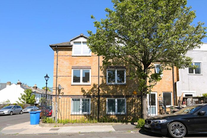 1 Bedroom Apartment To Rent In Howbury Road, London, SE15